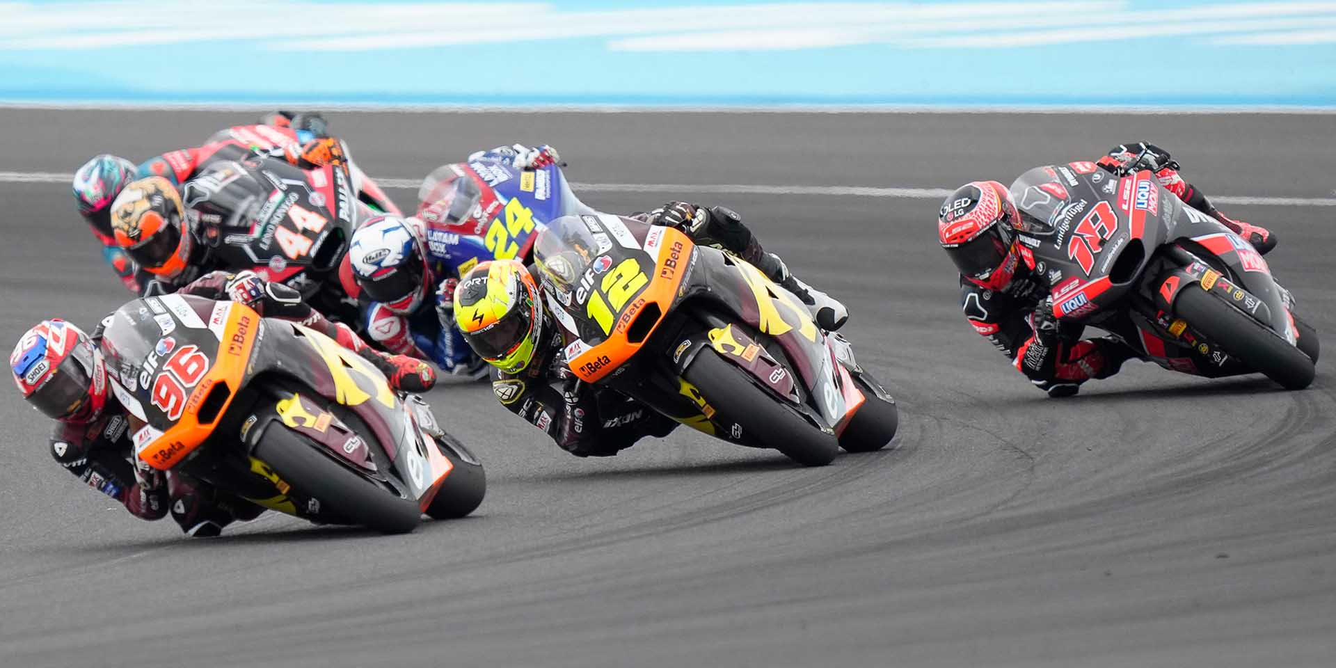 STM-MOTO2-PhotoB